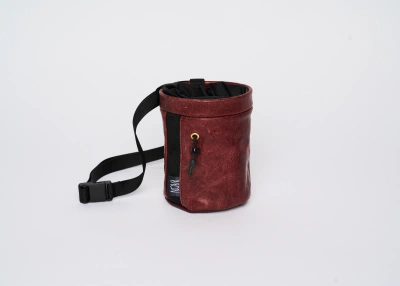 item 013 - Chalk Bag (Foto: Christian Hasselbusch)